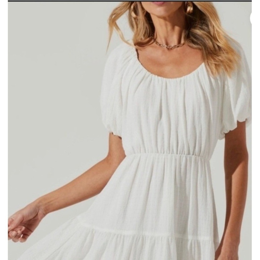 ASTR White Tiered Gauzy Short Puff Sleeve Peasant Boho Coquette Renfair Dress‎ M